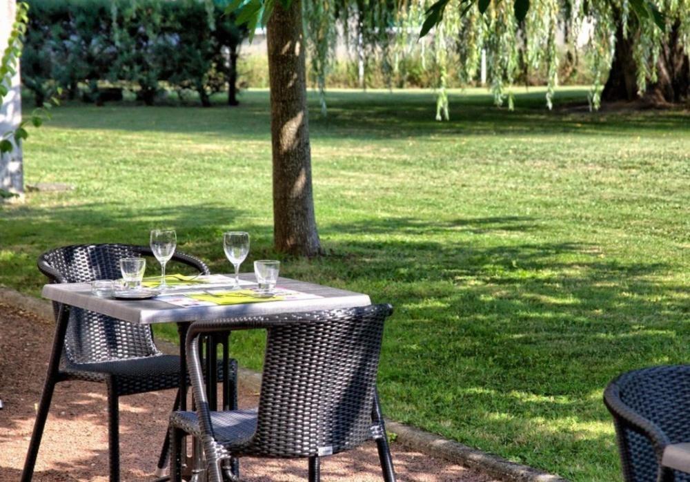 Hotel Platanes - Kb Hotel Group Etauliers ภายนอก รูปภาพ
