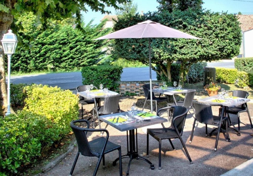 Hotel Platanes - Kb Hotel Group Etauliers ภายนอก รูปภาพ