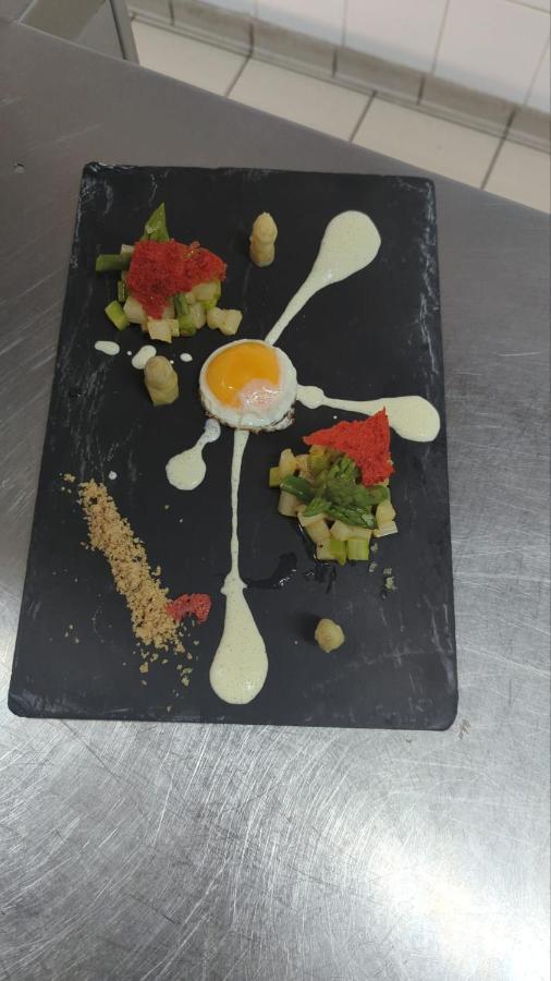 Hotel Platanes - Kb Hotel Group Etauliers ภายนอก รูปภาพ