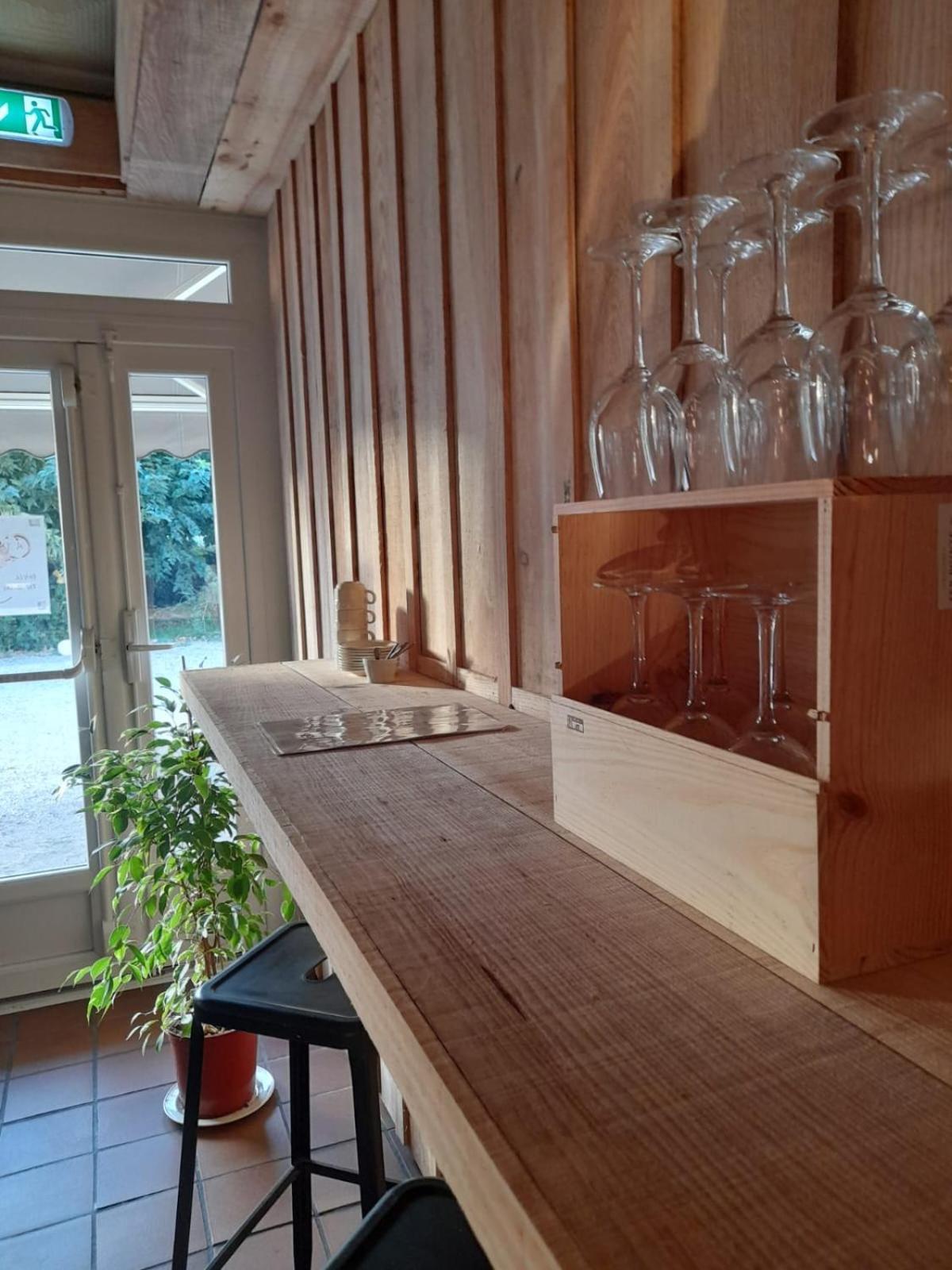Hotel Platanes - Kb Hotel Group Etauliers ภายนอก รูปภาพ
