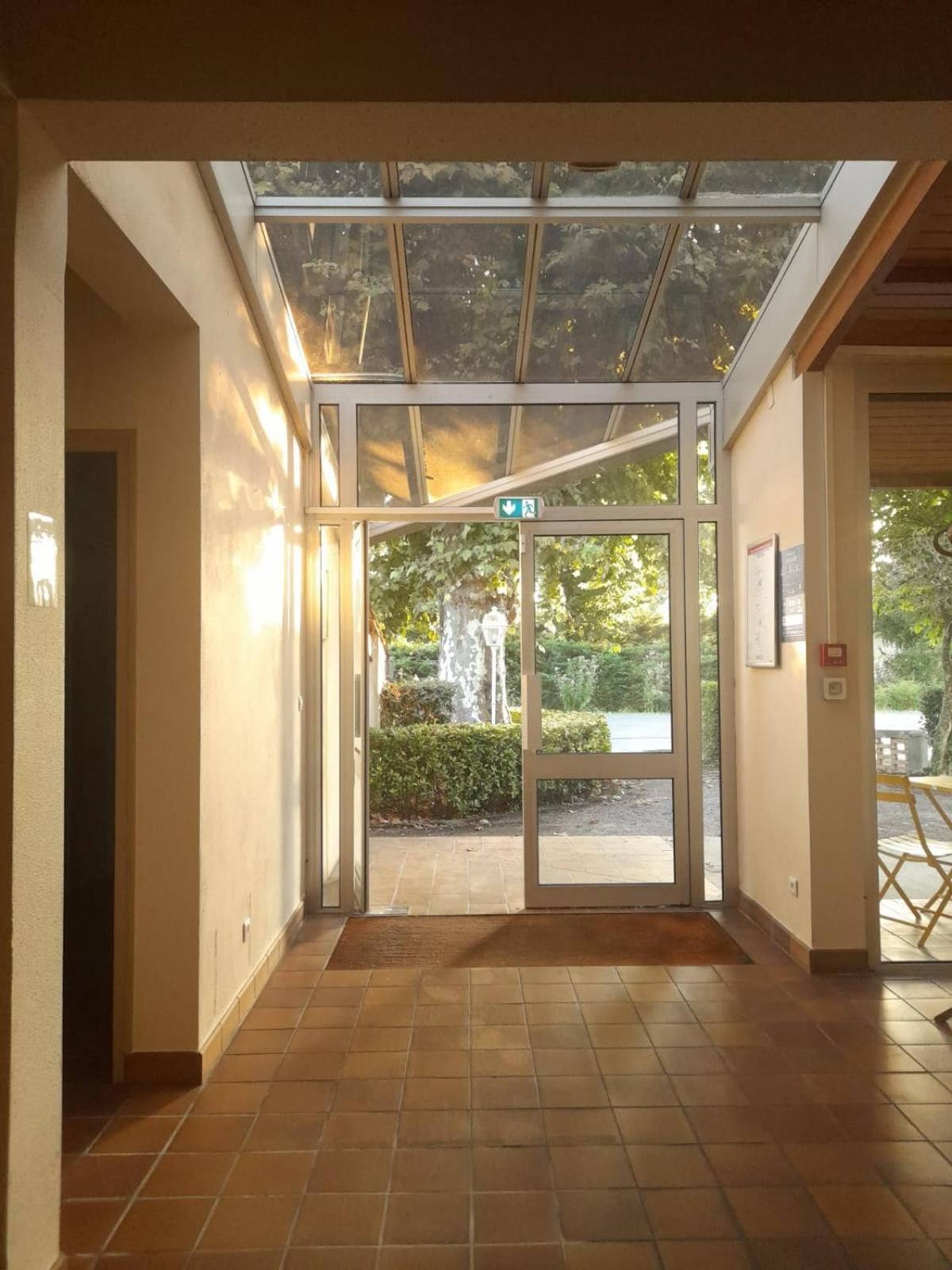 Hotel Platanes - Kb Hotel Group Etauliers ภายนอก รูปภาพ