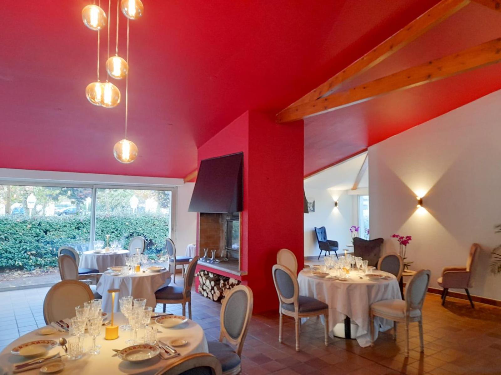 Hotel Platanes - Kb Hotel Group Etauliers ภายนอก รูปภาพ