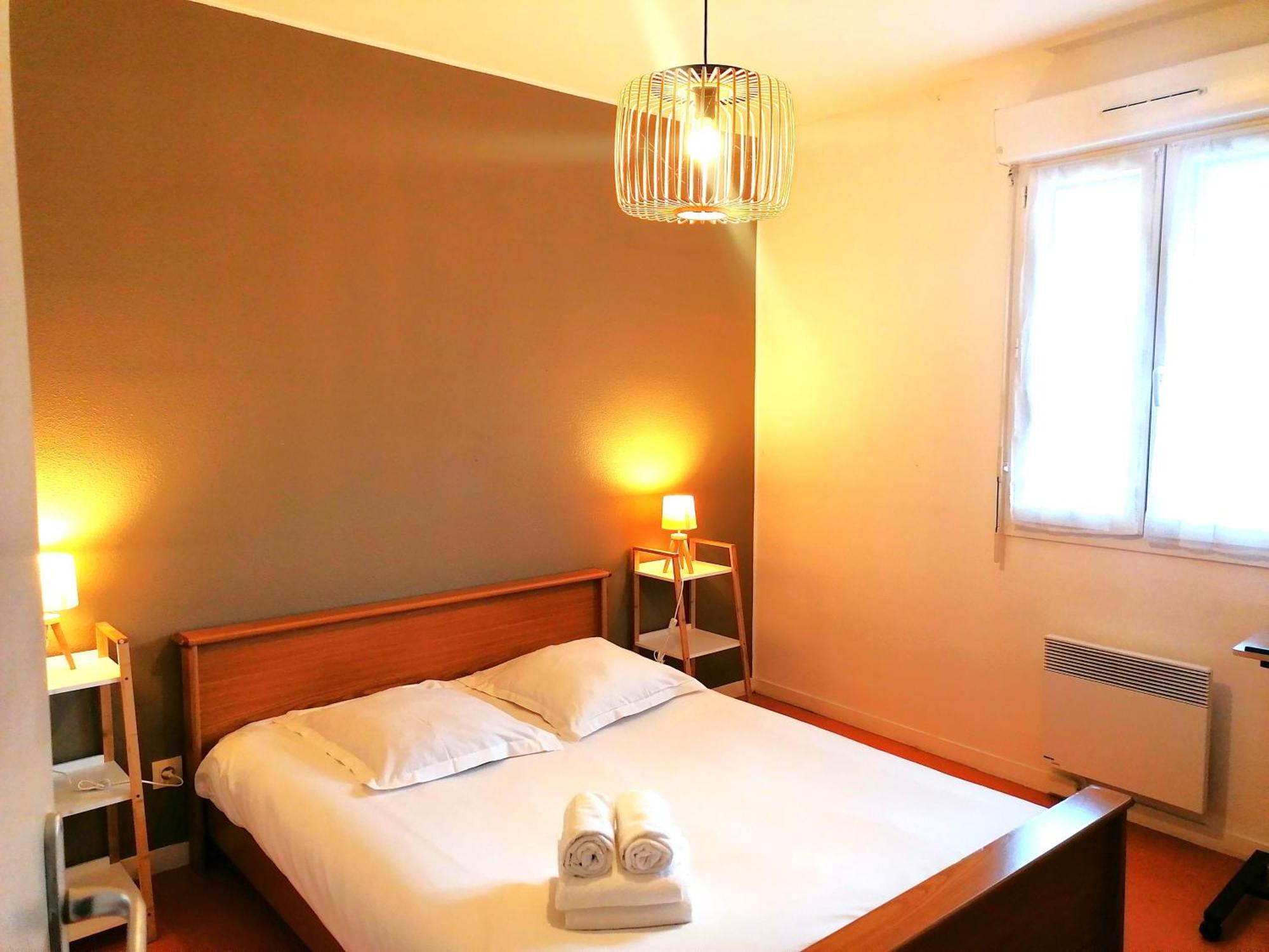 Hotel Platanes - Kb Hotel Group Etauliers ภายนอก รูปภาพ