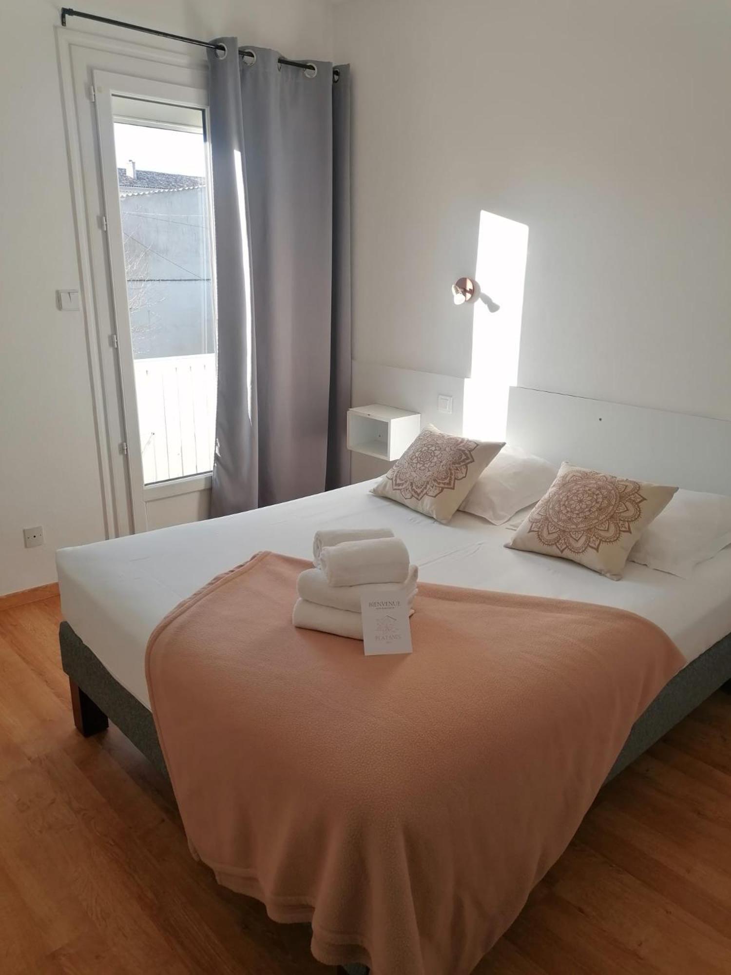 Hotel Platanes - Kb Hotel Group Etauliers ภายนอก รูปภาพ